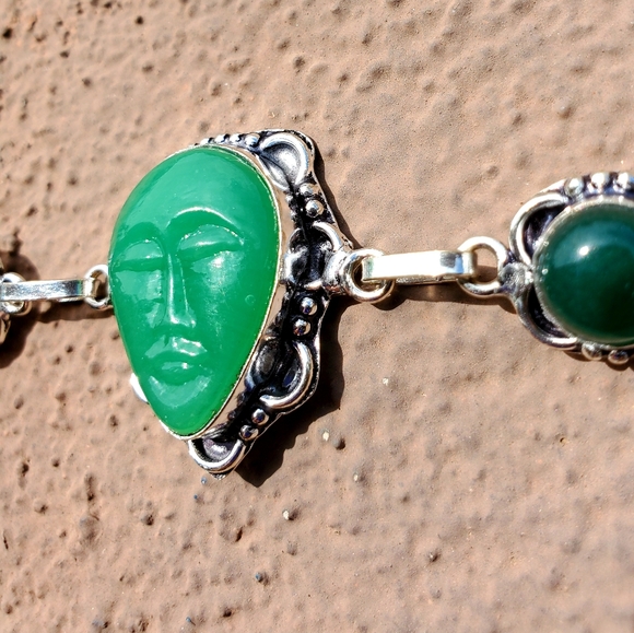New Carved Face Green Onyx Silver Bangle Bracelet. - Picture 4 of 12